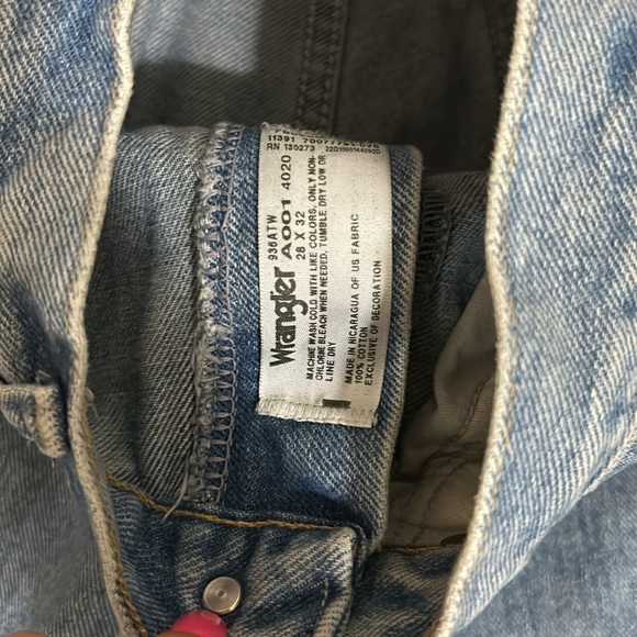 Women’s Wrangler Cowboy Cut - Picture 4 of 5